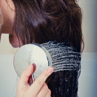 Ar žinome kaip tesingai plauti plaukus?